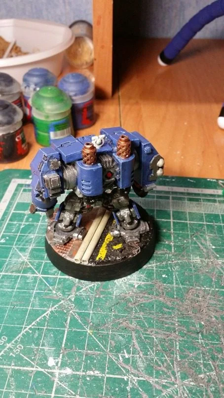 Изображение — Полностью покрашенный дредноут из вселенной Warhammer 40000