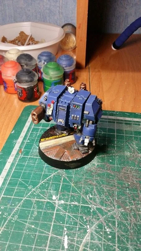 Изображение — Полностью покрашенный дредноут из вселенной Warhammer 40000