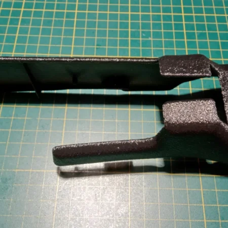 Изображение - Левая накладка (заглушка) кронштейна сиденья Nissan - Stav3DPrint